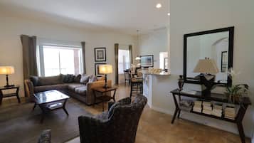 Smart-tv, videospil, dvd-afspiller, bordfodbold