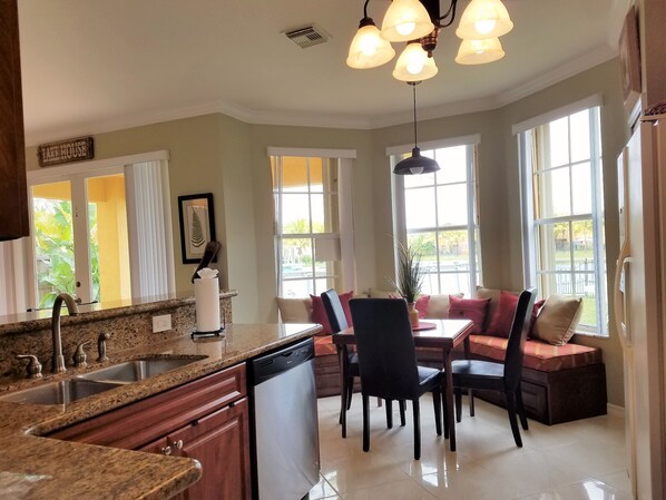 Fridge, microwave, oven, stovetop - Experience Homestead charm near Black Point Park and Marina (Homestead)