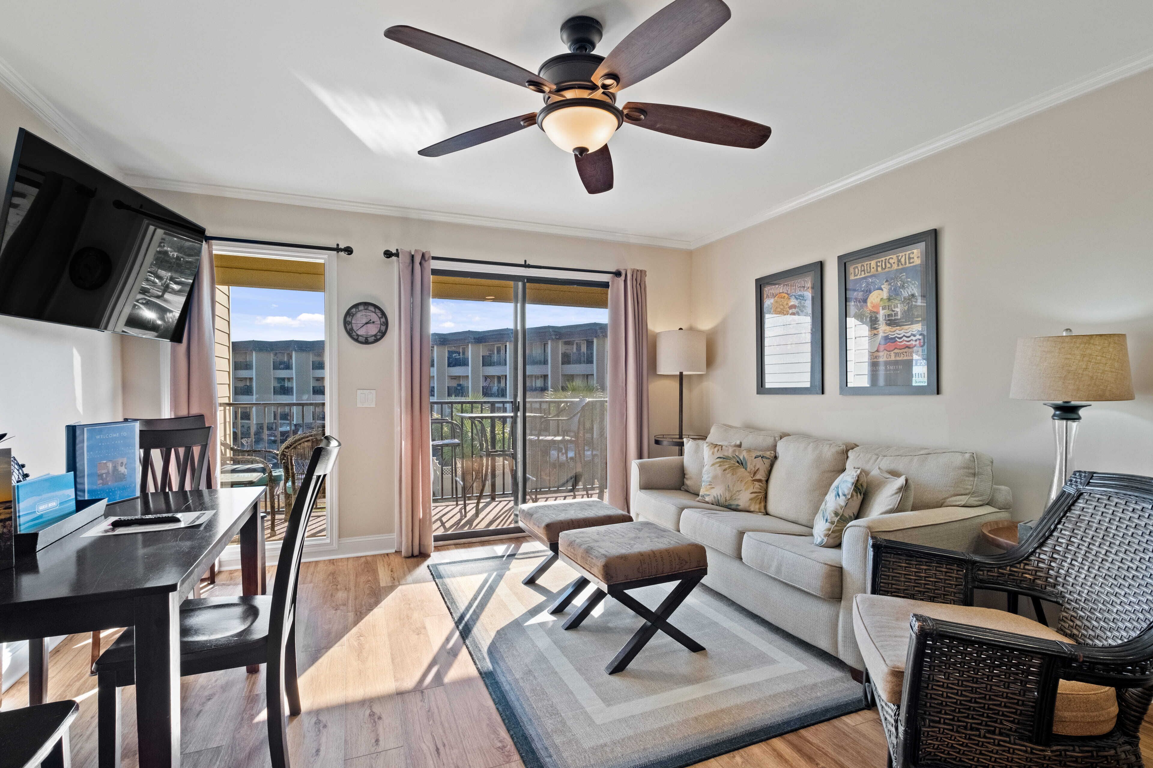 Oceanside Comfort 4U - Fantastic Location - Beach & Sand - 10% Disc. Snowbirds