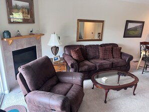 Smart TV, fireplace