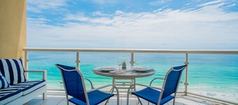 Gorgeous 14th Fl - Stunning views - Beachfront - Beach Chairs/Umbrella included