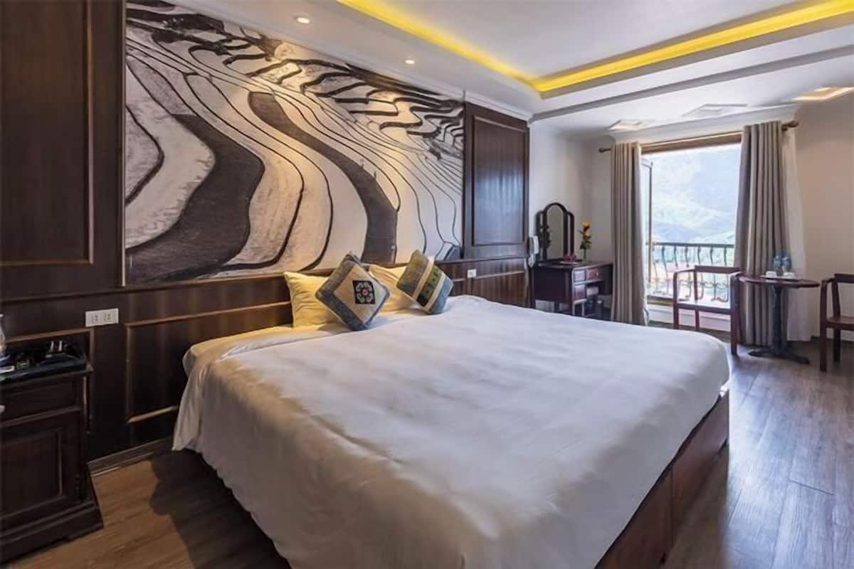 1 bedroom, hypo-allergenic bedding, minibar, in-room safe