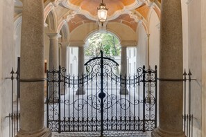 Property entrance - Palazzo del Carretto (Turin)