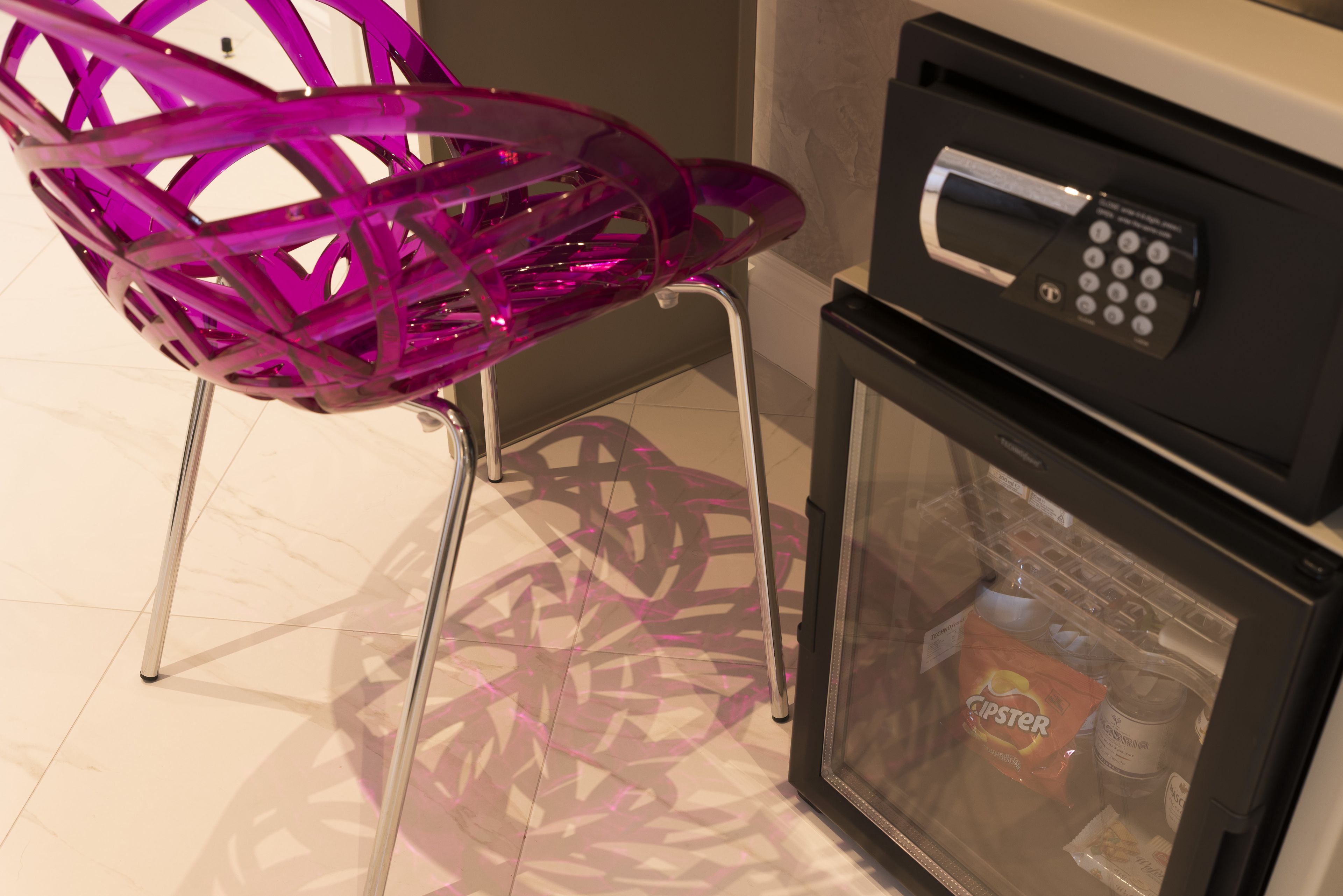 classic twin room | minibar