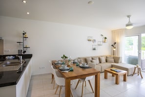 Deluxe Apartment, 2 Bedrooms, Pool Access | In-room dining