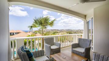 Deluxe-Apartment, 1 Schlafzimmer, Poolzugang | Balkon