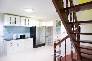 Microwave - Sea Wind House 2 (Phetchaburi)