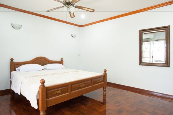 2 Bedrooms Villa