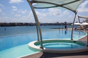 Outdoor pool - Hotel Englishpoint Marina (Mombasa)
