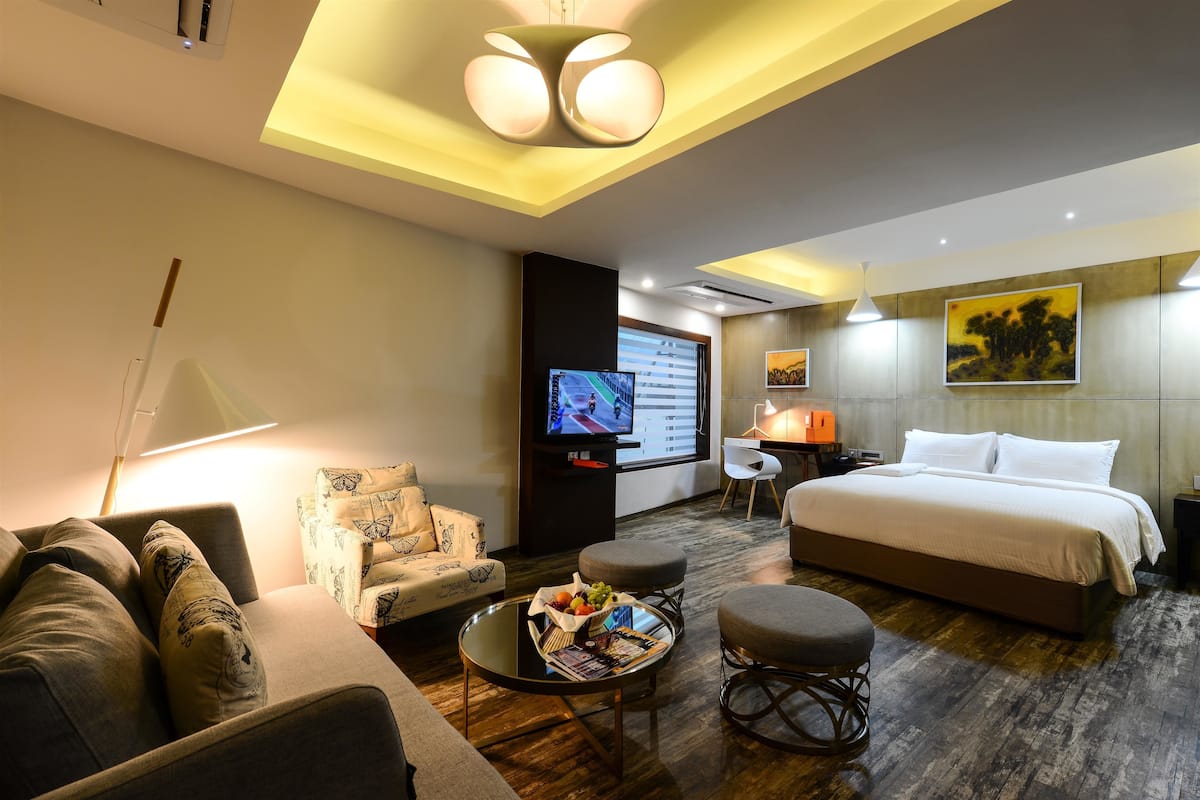 premium bedding, minibar, in-room safe, individually furnished