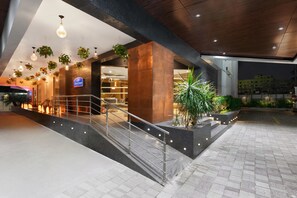 Front of property - Howard Johnson by Wyndham Kolkata (Barasat)