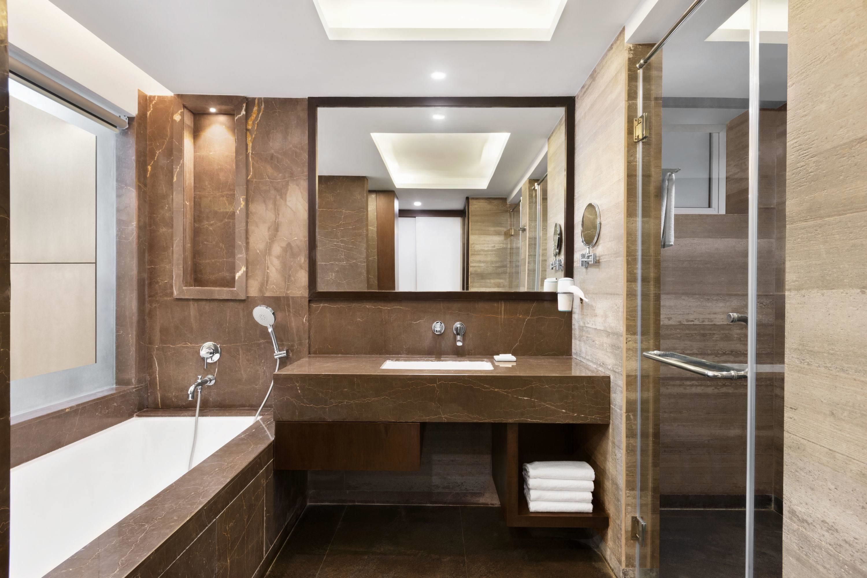 suite, 1 queen bed, non smoking | premium bedding, minibar, in-room safe, individually furnished