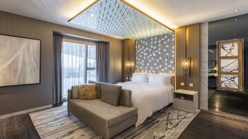 Royal-Suite | Hochwertige Bettwaren, Pillowtop-Betten, Minibar, Zimmersafe
