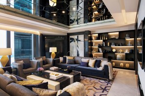 Royal suite | Woonruimte | Lcd-televisie