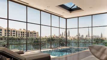 Suite, 1 slaapkamer, privézwembad (Al Ain Skyline, Creek View) | Luxe beddengoed, pillowtop-bedden, een minibar, een kluis op de kamer
