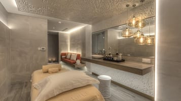 Sauna, hammam, soins d'aromathérapie, massages aux pierres chaudes