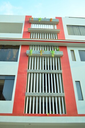 Front of property - Rosenverg House Lima Airport (Lima)