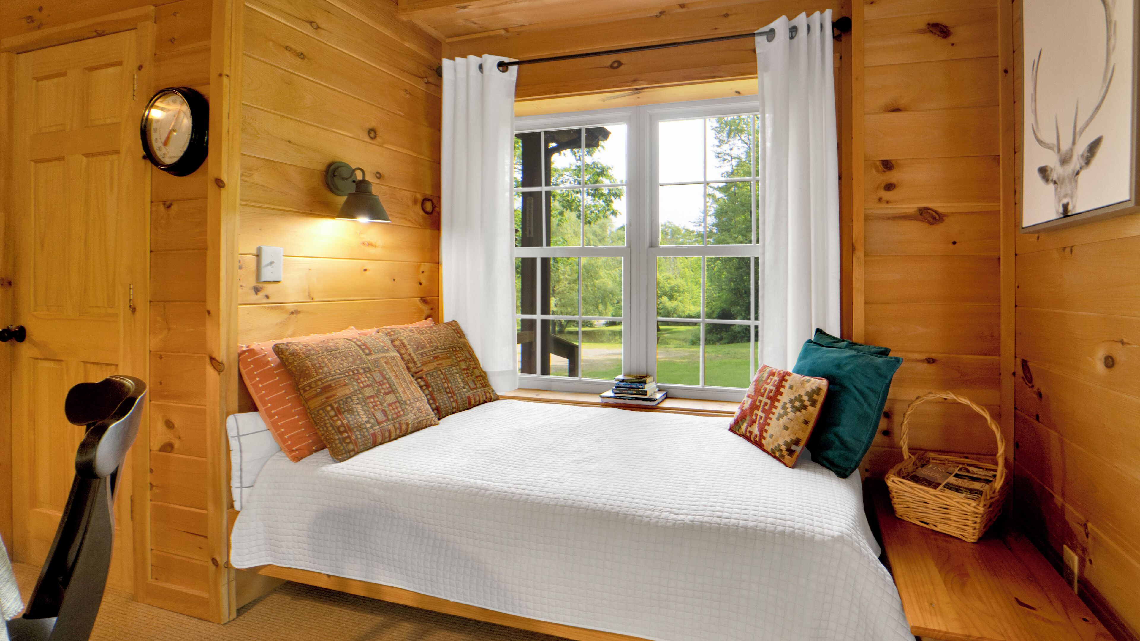 3 makuuhuonetta, silitysrauta/-lauta, ilmainen Wi-Fi, vuodevaatteet