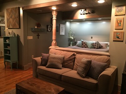 Night Owl (B) in Downtown Eureka! (optional paid parking upon request)