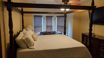 5 quartos, ferros/tábuas de passar roupa, Wi-Fi, roupa de cama
