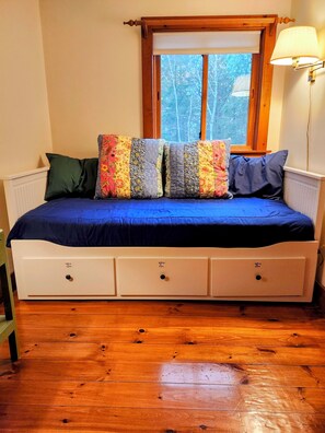 3 bedrooms, iron/ironing board, travel crib, free WiFi