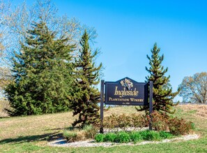 Property grounds - Colonial Beach Bay house with views & canoe (Westmoreland County)