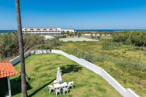 Outdoor dining - Traditional Seaside Cottage - Chania (Chania)