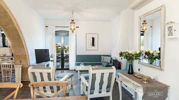 TV, fireplace, DVD player, table tennis