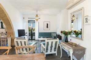 TV, fireplace, DVD player, ping pong - Traditional Seaside Cottage - Chania (Chania)