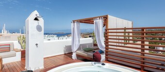 Villa Sea-Sunset view with pool in Cala Tarida.