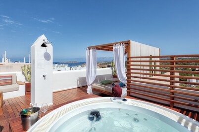 Villa Sea-Sunset view with pool in Cala Tarida.