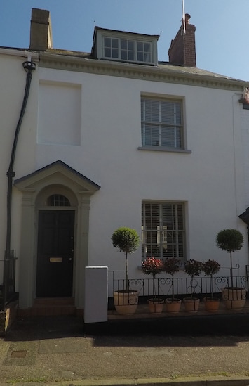 LAUREL COTTAGE