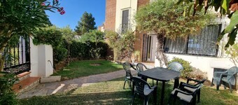 Detached house with sun view and shared pool.