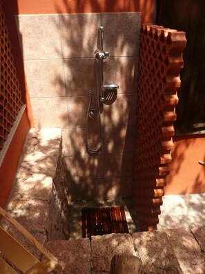Dusche, Bidet, Handtücher