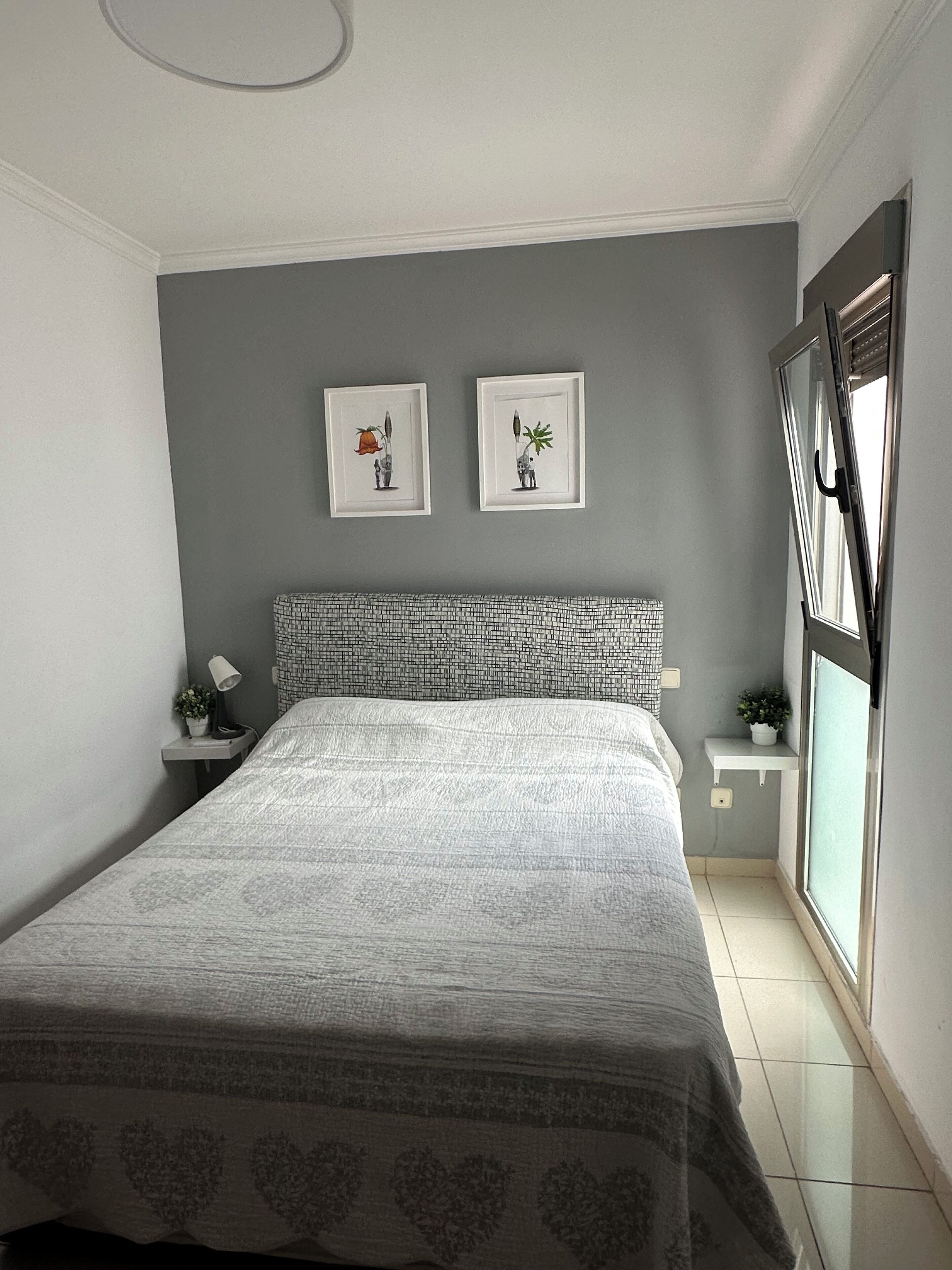 Fer et planche à repasser, Wi-Fi, draps fournis