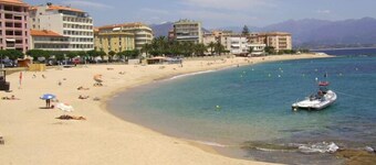 F4 IN DOWNTOWN, SPACIOUS, QUIET AND SECURE. IDEALLY LOCATED. AMAZING VIEWS