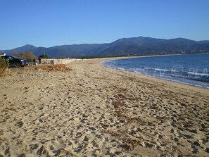 Beach - F4 IN DOWNTOWN, SPACIOUS, QUIET AND SECURE. IDEALLY LOCATED. AMAZING VIEWS (Ajaccio)