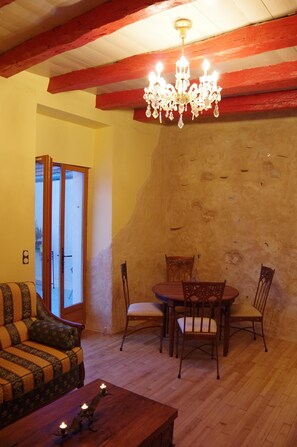 Interior - Charming house with panoramic views of the river (Allas-Les-Mines)