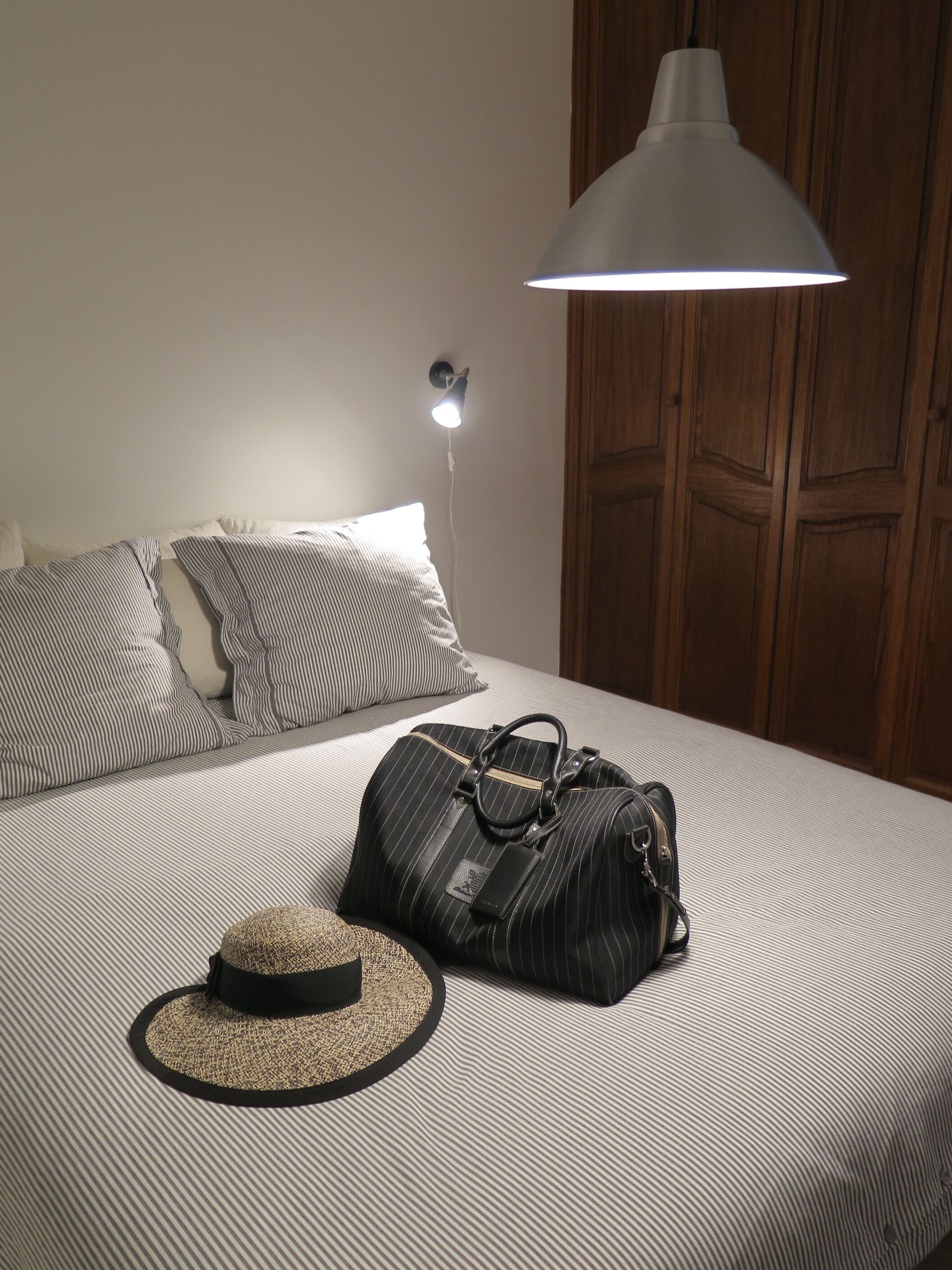 2 多间卧室、办公桌、熨斗/熨衣板、旅行婴儿床