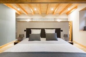 4 chambres, fer et planche à repasser, lit parapluie, Wi-Fi gratuit