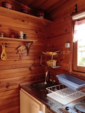 Fridge, microwave, oven, stovetop - Detached chalet. Mountains, change of scenery, calm and sunshine guaranteed (Breil-Sur-Roya)