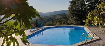2 independent cottages for rent, sleeps 6, ideal for 4
