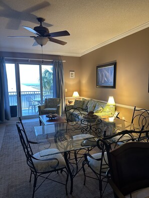 Dining - Spectacular Ocean View Condo..2bdr/2 Bath. Sleeps 6. (Fort Morgan)