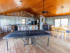 Dining - Sleeps 12, Pool, Marina, Quiet Side of Table Rock (Cassville)