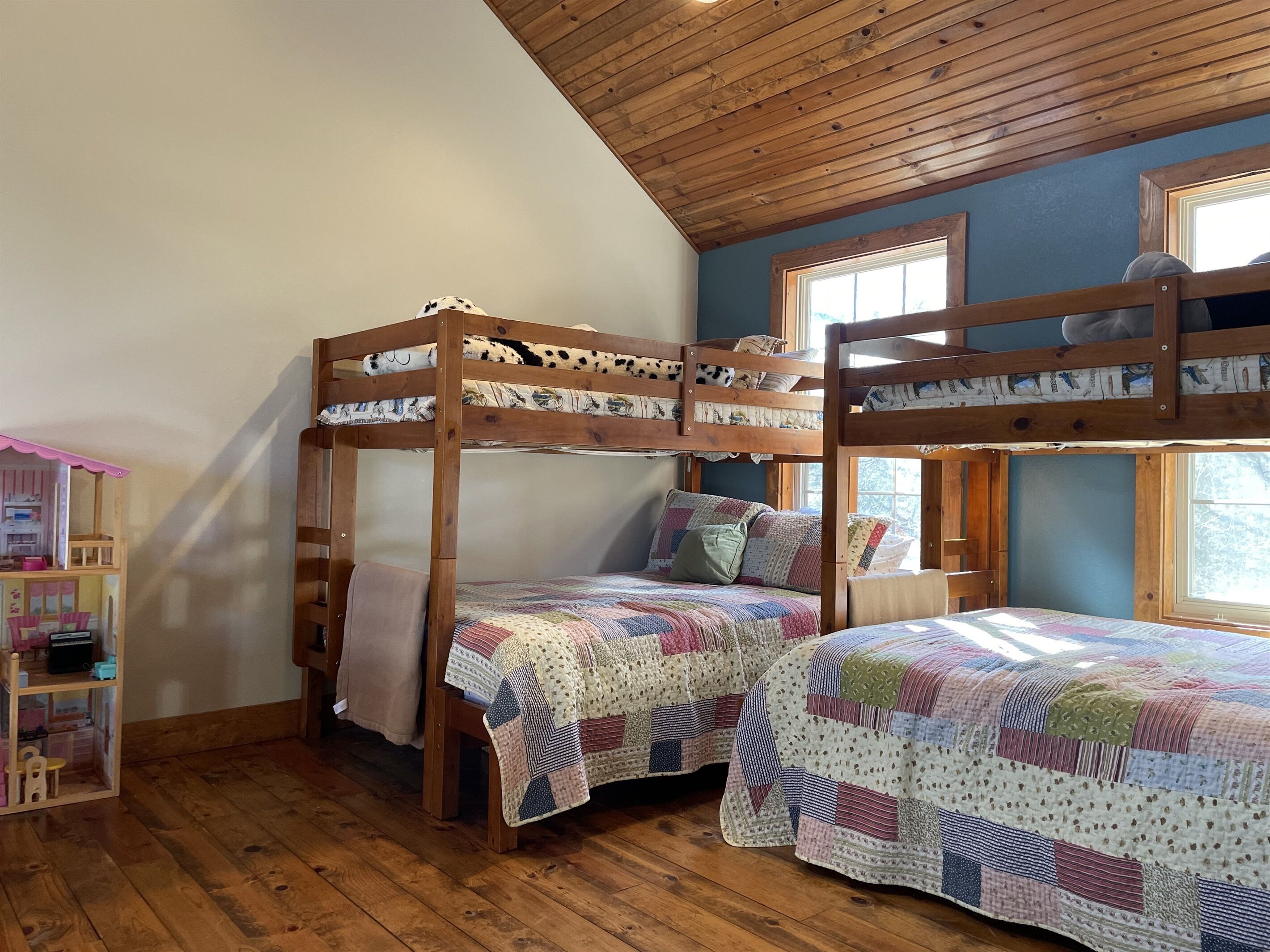 3 chambres, fer et planche à repasser, lit parapluie, Wi-Fi gratuit
