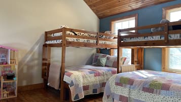 3 chambres, fer et planche à repasser, lit parapluie, Wi-Fi gratuit