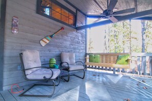 Terrace/patio - French Country Honeymoon and Couples Cottage (Broken Bow)