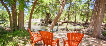 River Frontage!! 600' of private Guadalupe River - Tubes/Floats included!