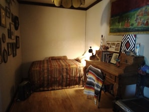 1 bedroom, free WiFi, bed sheets - "THE Museum room" at La Loma del chivo (Marathon)