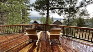 Property grounds - BEAUTIFUL LAKE VIEW, 5min walk to Village! (Big Bear Lake)